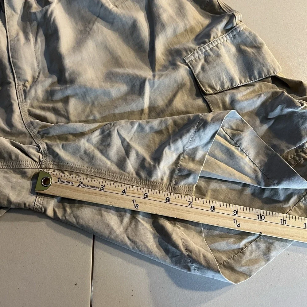 Simms Shorts Men's Size Large‎ Beige Nylon Zip Pocket Cargo Fishing Outdoors